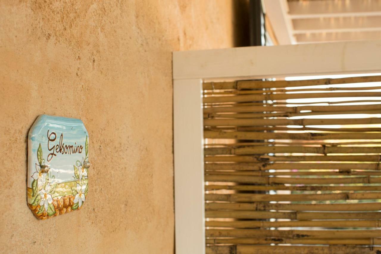 Le Suites Del Carrubo Favignana Exterior foto